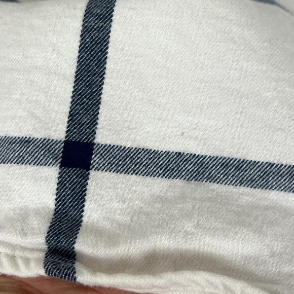 Universal Thread Womens Fit Flannel Shirt XL Oversized Fit Cream/Navy - Picture 3 of 9